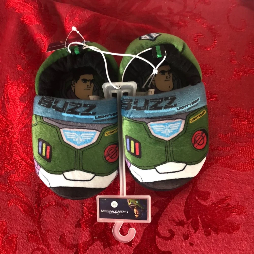Toddler size 7/8 Buzz Lightyear Toy Story house slippers
